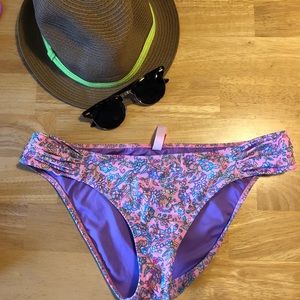Victoria’s Secret swim floral bikini bottoms 🌸
